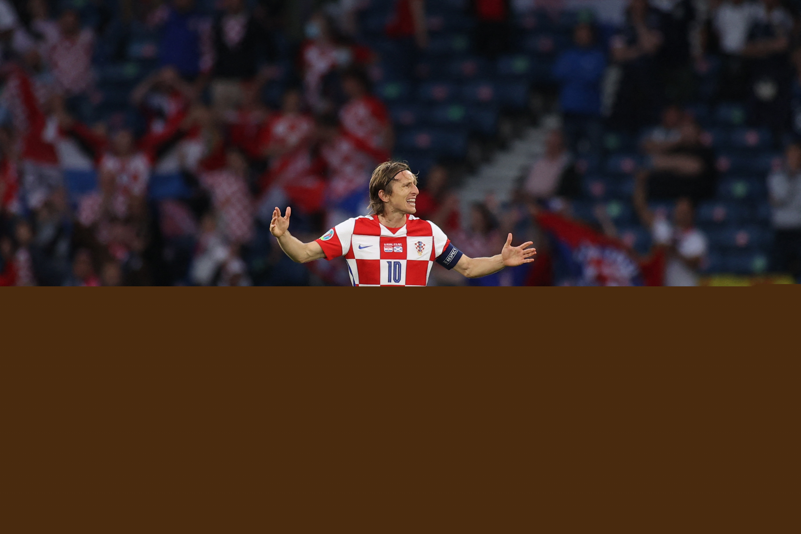 F1 2024赛季揭幕战：维斯塔潘巴林站夺冠，红牛1-2带回