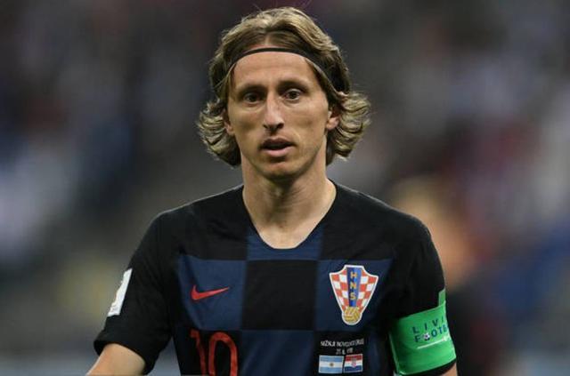 TA：阿莫林希望引进中场；曼联是否签门将取决于巴因迪尔未来