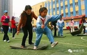 乒乓球：樊振东横扫奥恰洛夫