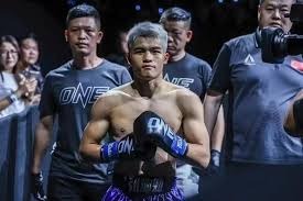 博弈论中的“信号博弈”：在牌桌上，你的每一次长考都在传递什么样的虚假信息？（博弈论视角下的信号博弈：牌桌上每一次长考究竟在释放什么样的误导性信号？）